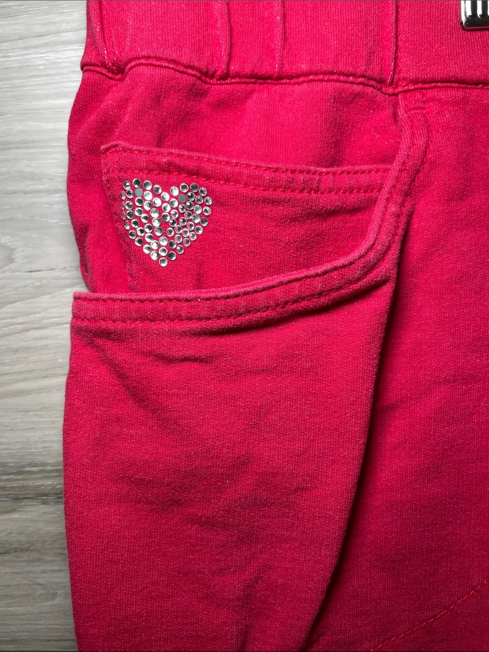 Women's Dreamjeannes Scalloped Bottom Capris by Quacker Factory, XL, Red - Picture 2 of 7